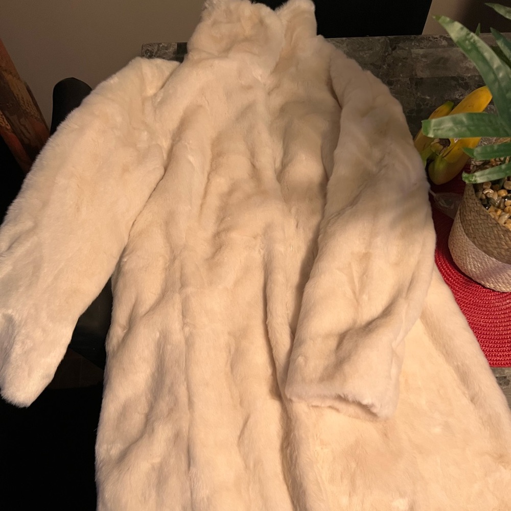 Faux fur coat white from Venus